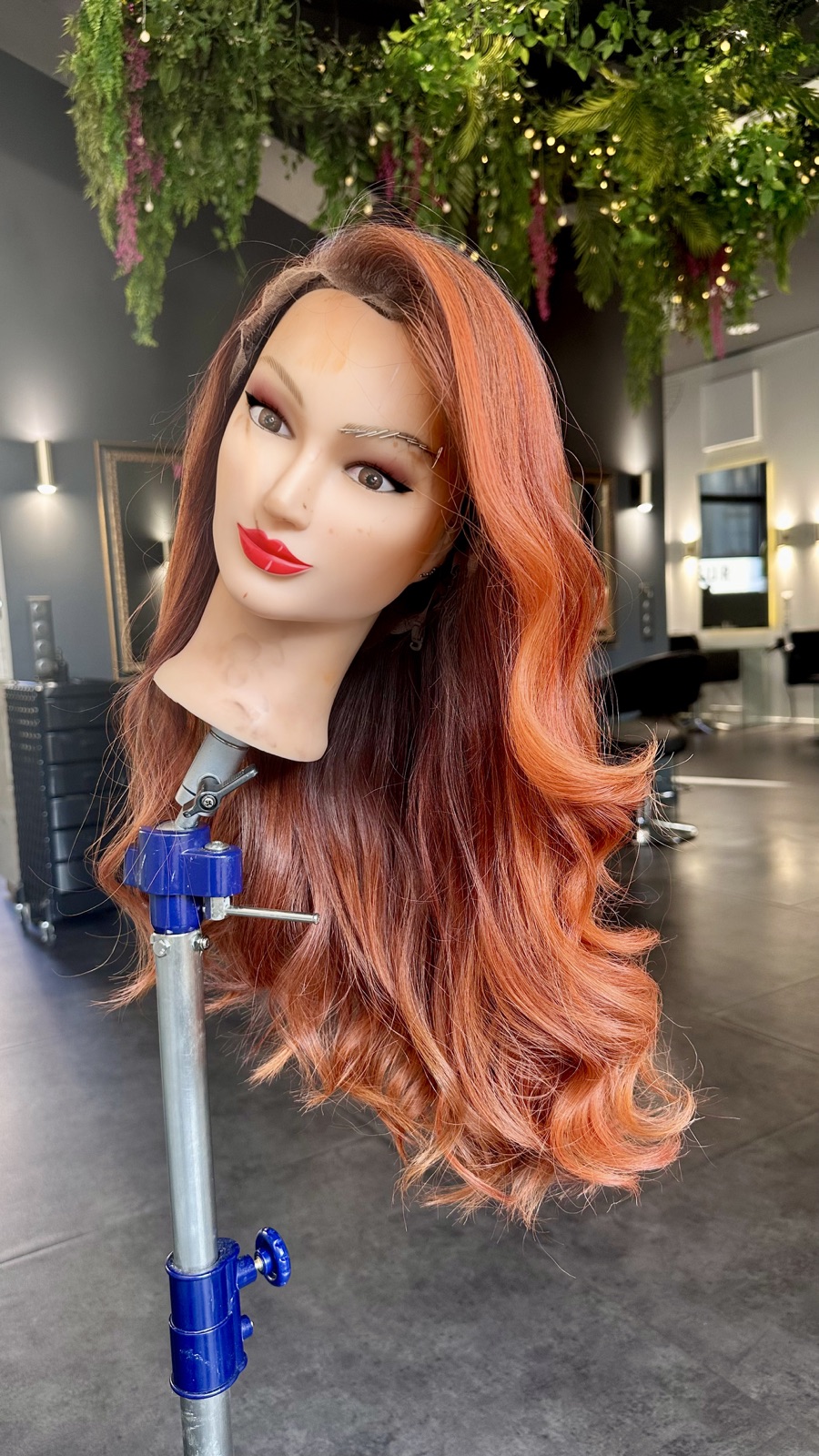 Transformation couleur cuivrée sur perruque à Strasbourg